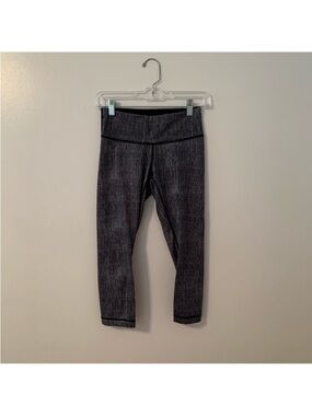 lululemon athletica Heathered Charcoal Capri Leggings